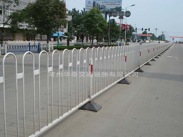 新老客戶關(guān)于護(hù)欄網(wǎng)價(jià)格高低問題